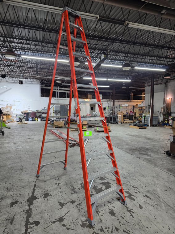 Keller Model 972, Fiberglass 12' A-Frame Ladder.