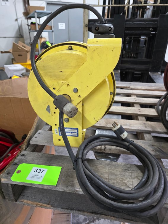 Powereel 120V. Retractable Cord Reel.