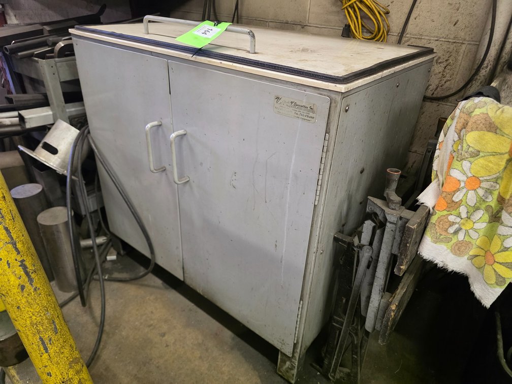 Cabinet Style Parts Washer.