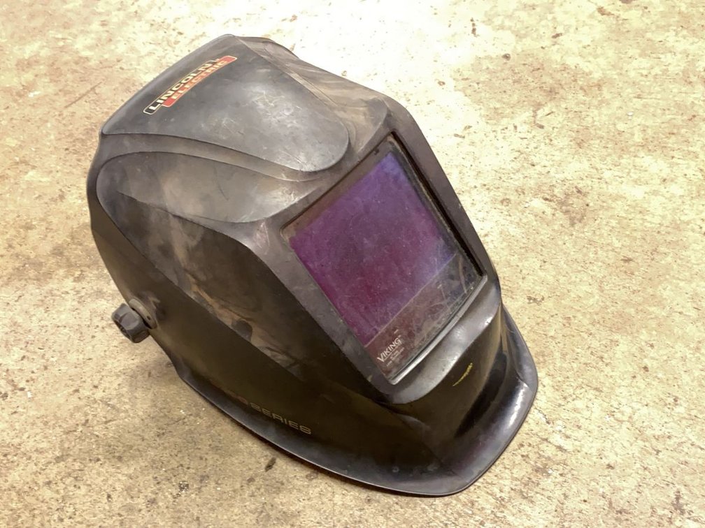 Lincoln Electric 3350 Series Auto-Darkening Welding Helmet