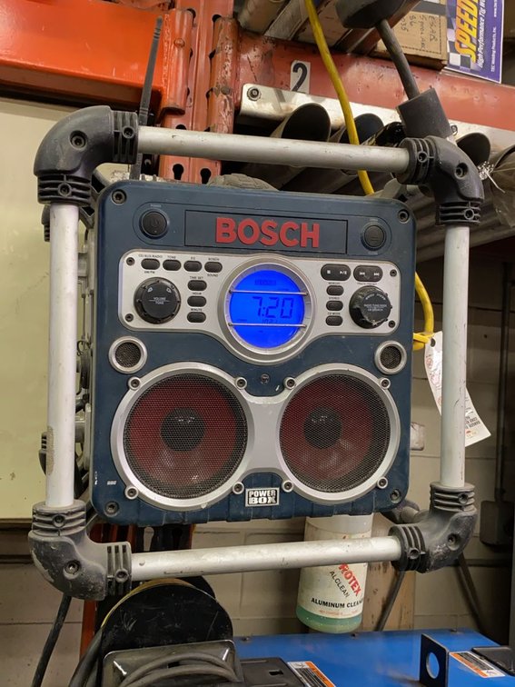 Bosch PB10-CD, Jobsite Radio Power Box