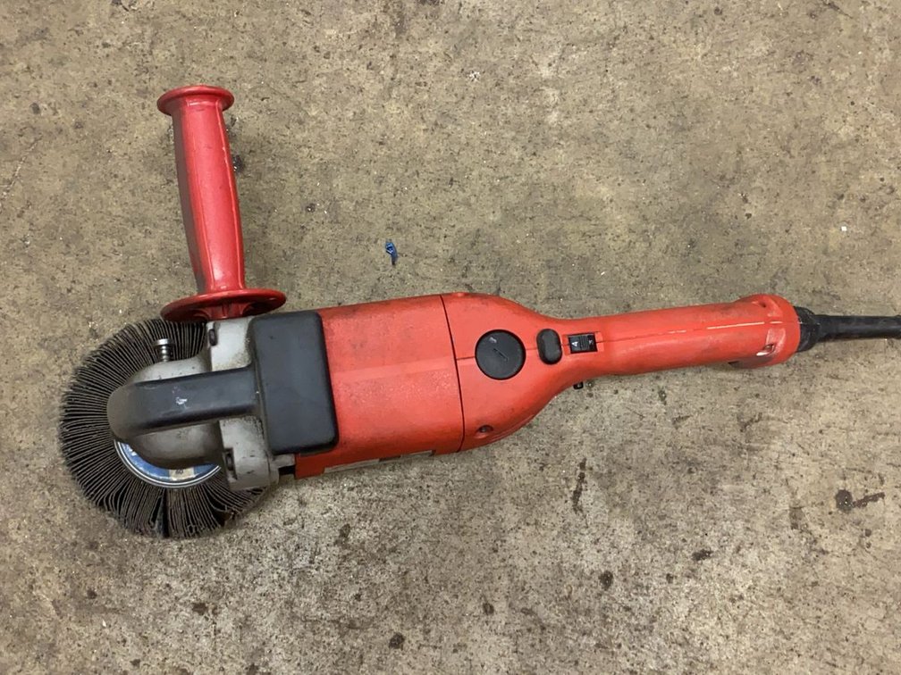 Milwaukee 5540, 7in Variable Speed Polisher