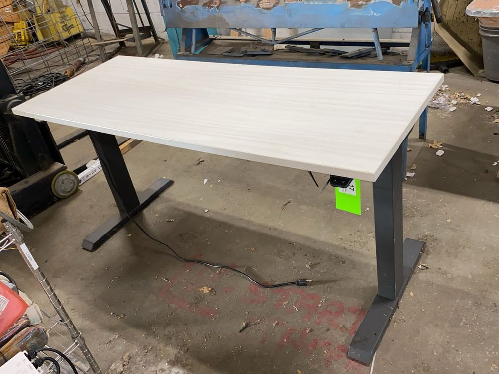 Steelcase Migration SE Sit Stand Workstation Desk