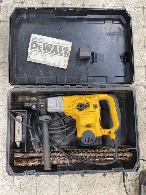 DeWalt D25551 1-9/16in SDS-Max Rotary Hammer Kit