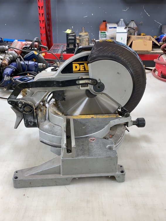 DeWalt DW705 12in Compound Miter Saw