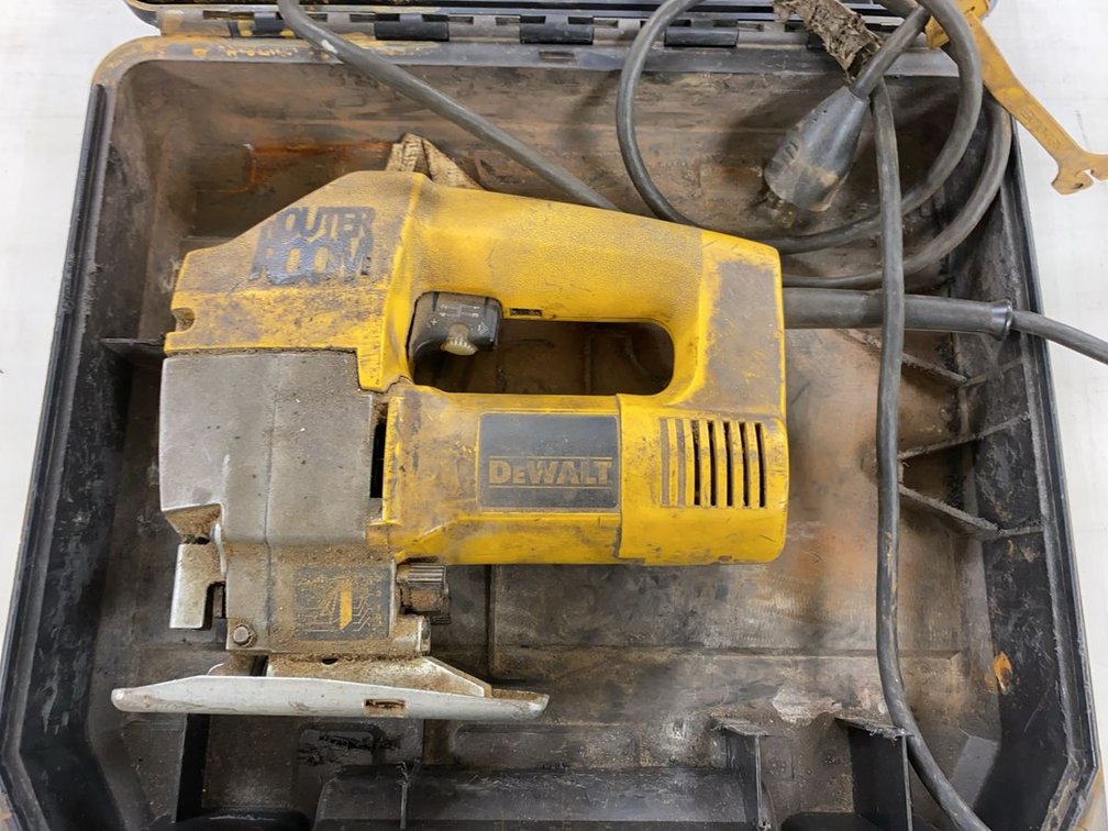 DeWalt DW318 Orbital Jig Saw