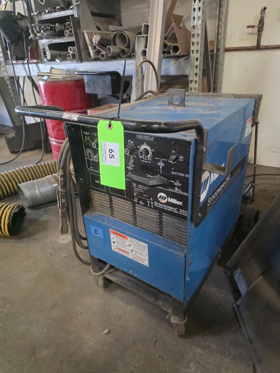 Miller Syncrowave 250 CC-AC/DC Welding Power Source