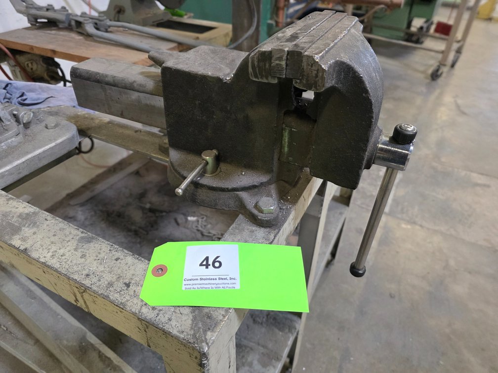 6" Swivel Base Bench Vise.