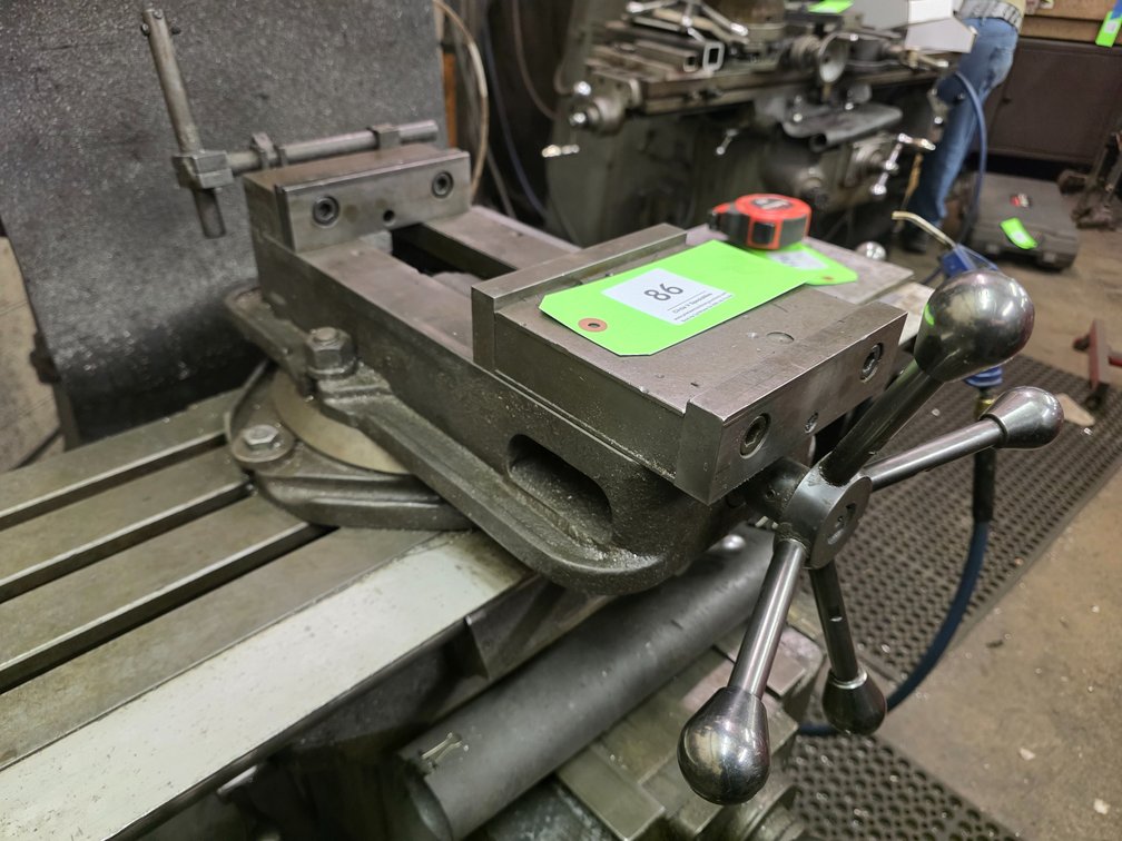 Kurt 6" Machine Vise