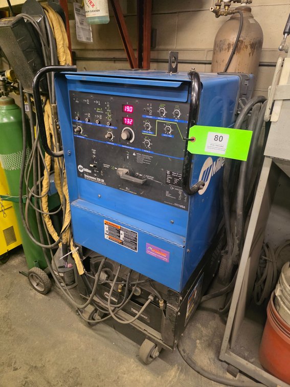 Miller Synchrowave 250 DX CC AC/DC Squarewave Power Source