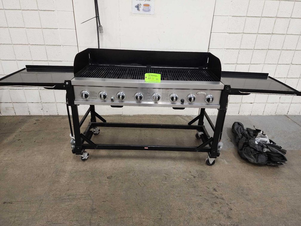 Bakers & Chefs 8 Burner Propane Grill. 