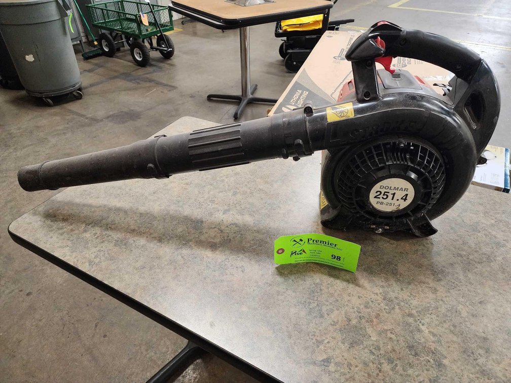 Dolman Model PB-251.4, 4-Stroke Leaf Blower. 