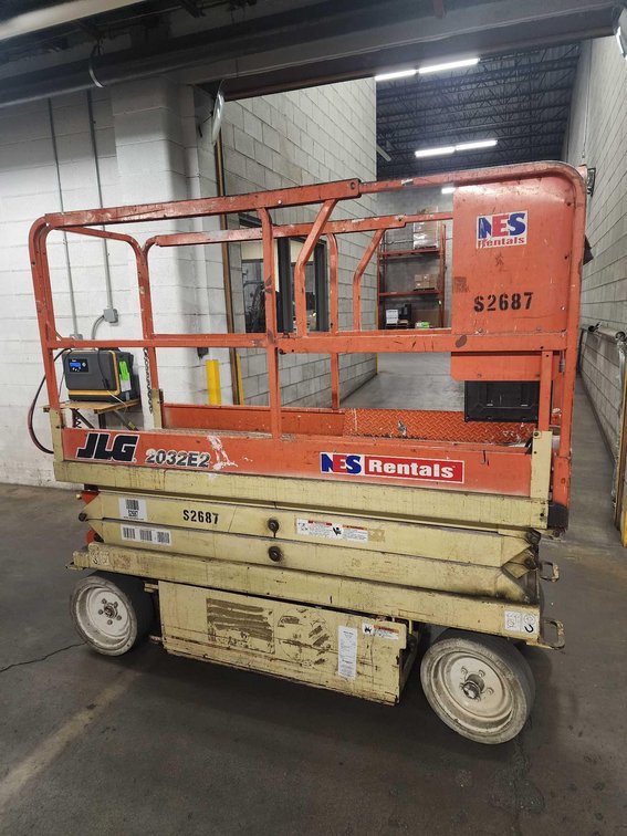 JLG Model 2032E2 Scissor Lift