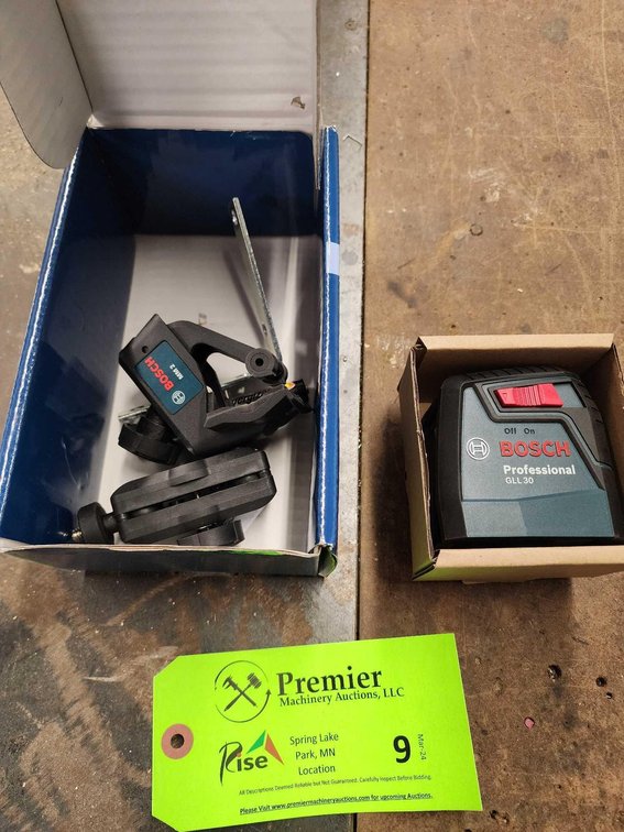 Bosch Model GLL30, Self Leveling Cross-Line Laser. 