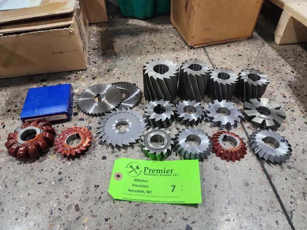 Assorted Horizontal Milling/Slot Cutters.
