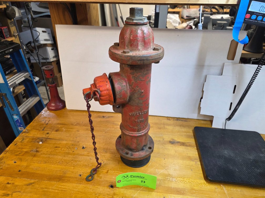 Mueller Small Single Outlet Fire Hydrant. 