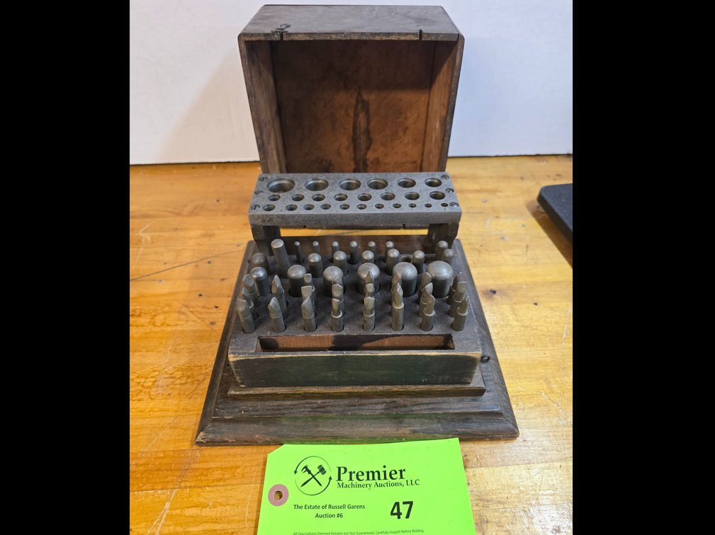 Vintage Jewelers Block