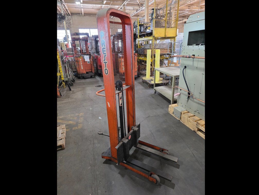 Lee Engineering Co. Presto Model M266, 1000 Lb. Cap. Hydraulic Die Lift Cart. 
