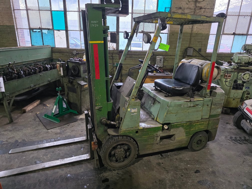 Mitsubishi Model FGC25, LP Forklift. 