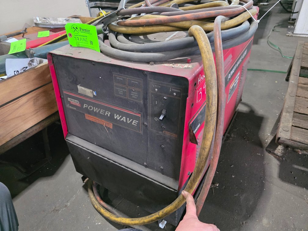 Lincoln Electric Powerwave 455M Welding Power Source. 