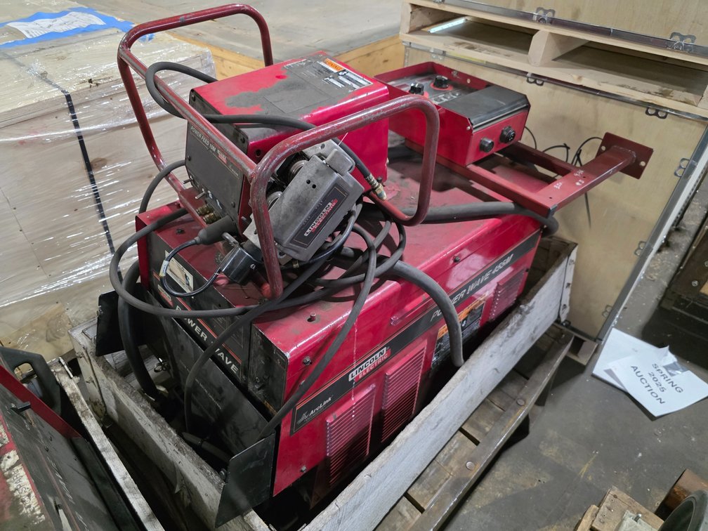 Lincoln Electric Model Powerwave 455M Welding Power Source w/ 10M Wire Feeder and Control. 