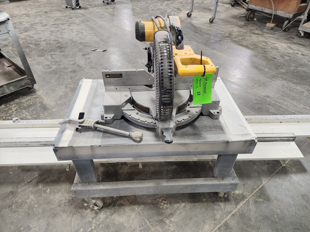 DeWalt  12" Compound Miter Saw. 