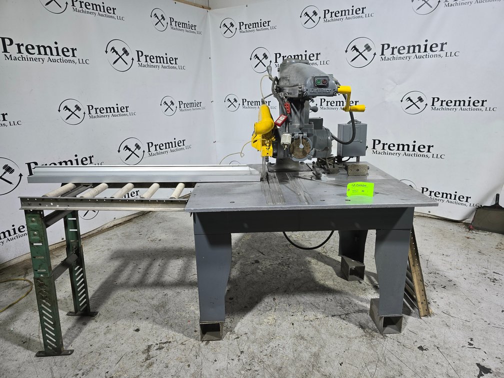 DeWalt Compound Radial Arm Saw 