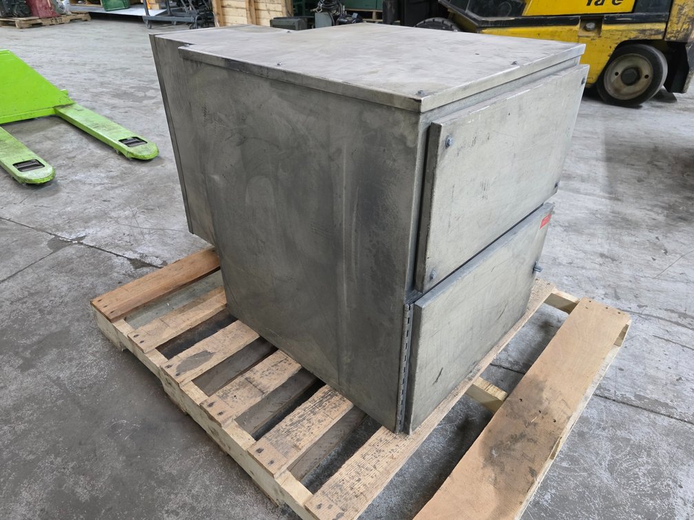 Aercology Model DMH-500 Dust Collector. 