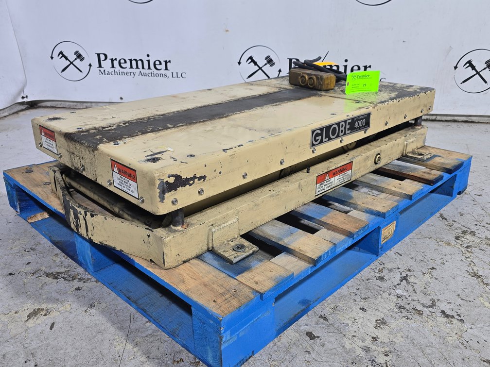 Globe 4000lb Capacity Lift Table.