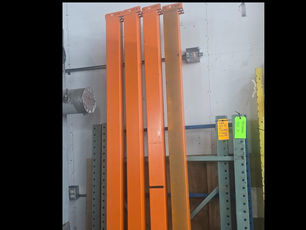 Heavy Duty Teardrop Pallet Racking 
