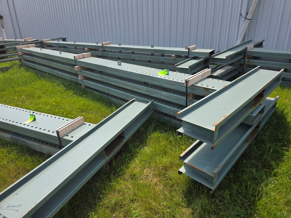 (4) 26' Height Cantilever Uprights.