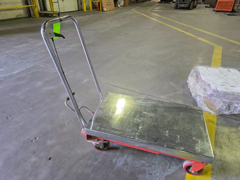 Manual Lift Cart.
