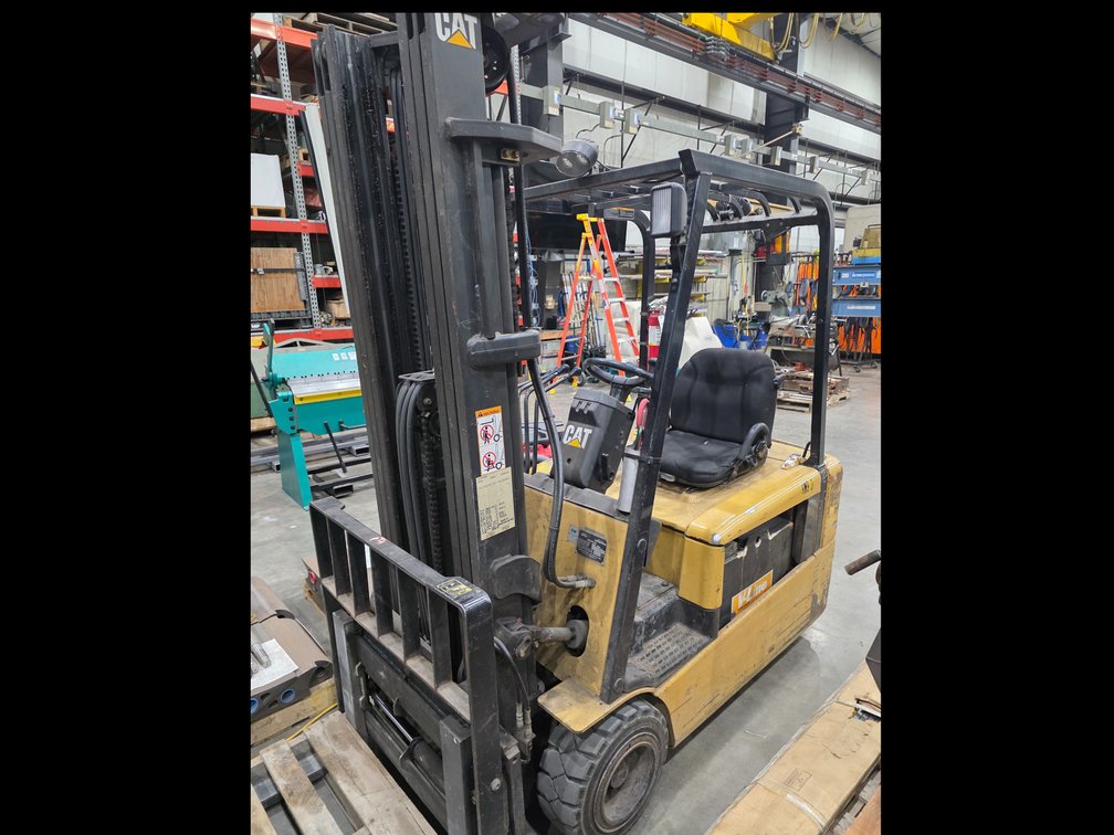 Caterpillar Model EP20KT  Electric Lift Truck.