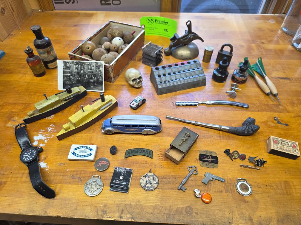 Large Quantity of Fun Knick Knacks and More. 