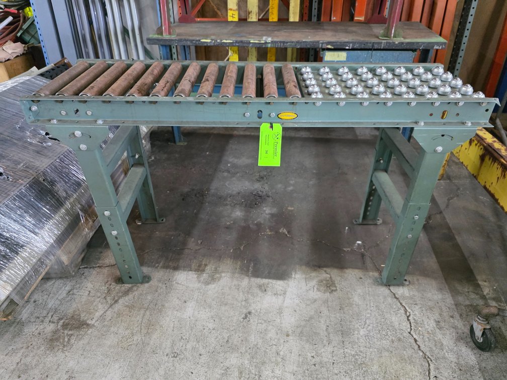 Hytrol Split Corner Conveyor. 