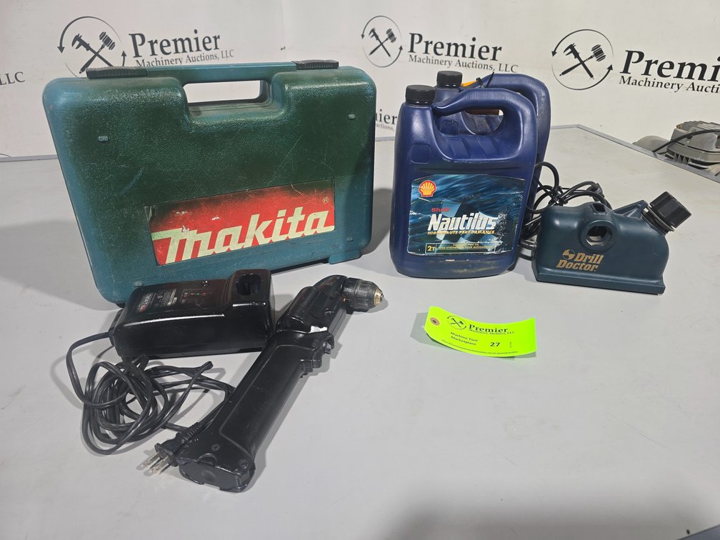 Makita, Model: DA391DW Cordless Angle Drill with Case, Battery and Charger 