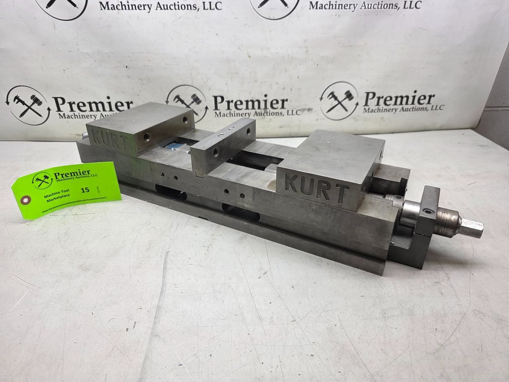Kurt DL600, 6" Double Lock Machine Vise. 