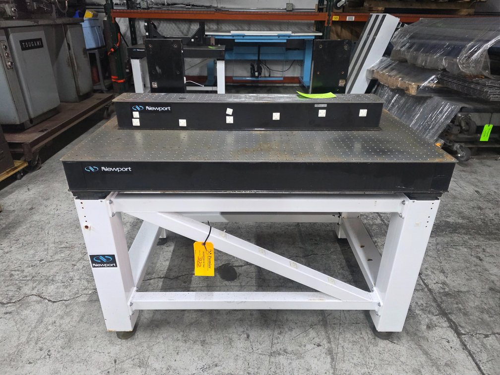 Newport Optical Inspection Table (Breadboard).