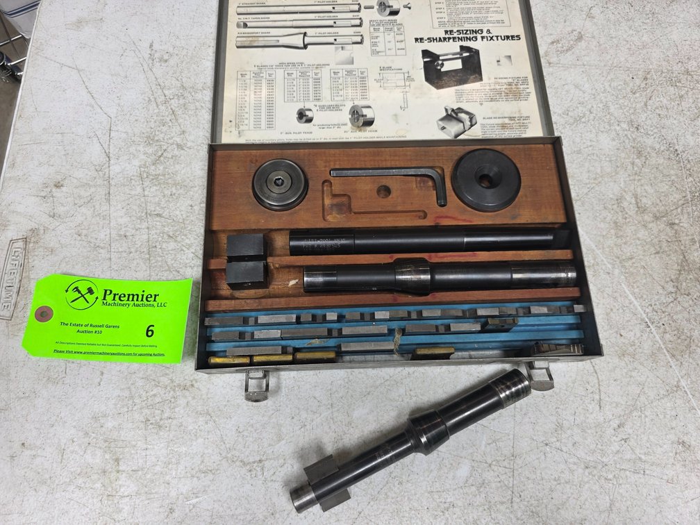 A.P.T. Multi-Tool Spade Set. 