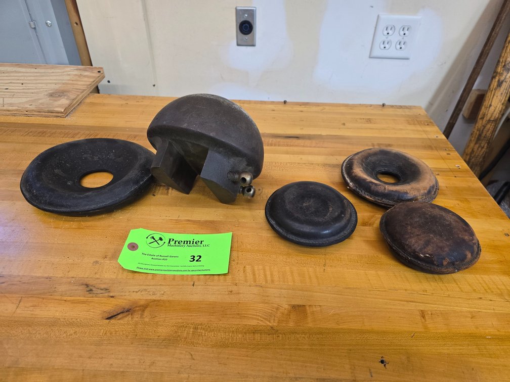 Engravers Ball Vise, Approx. 7" Diameter  with 2-3/8" Wide Slot.