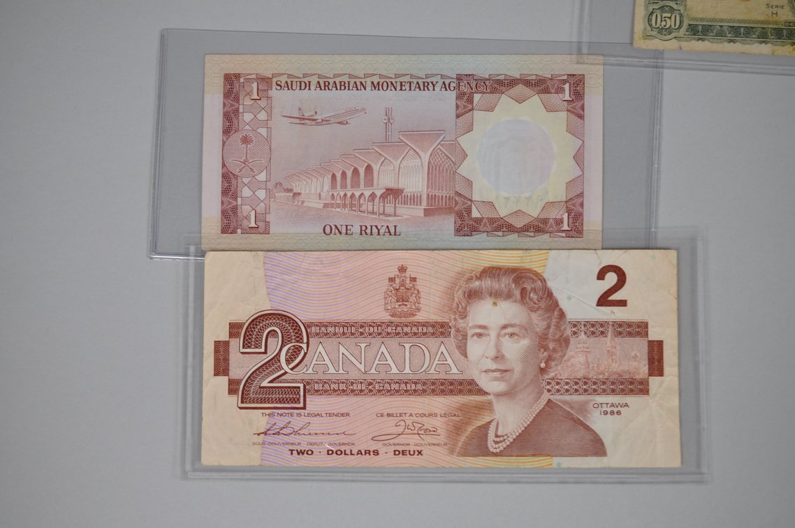 Assorted Foreign Banknotes of Various Countries, photo 3 of 20