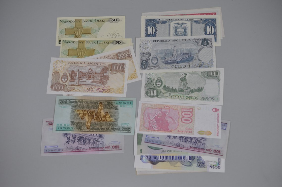 Assorted Foreign Banknotes of Various Countries, photo 20 of 20