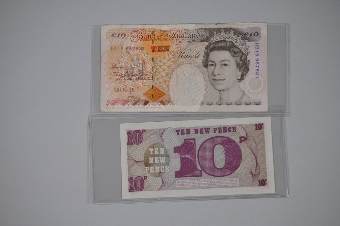 Assorted Foreign Banknotes of Various Countries, photo 7 of 20