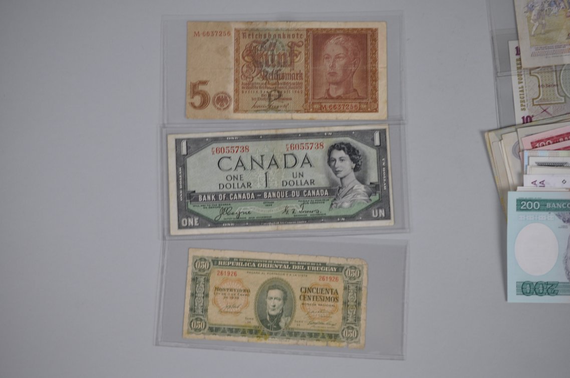 Assorted Foreign Banknotes of Various Countries, photo 4 of 20