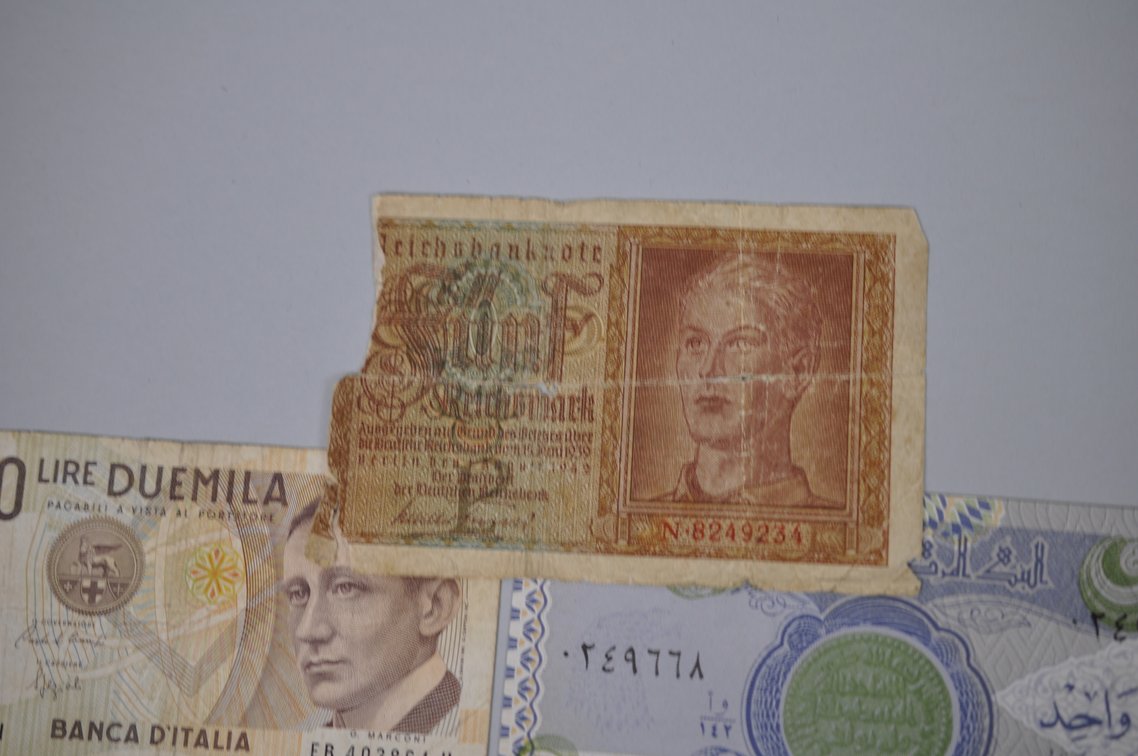 Assorted Foreign Banknotes of Various Countries, photo 11 of 20