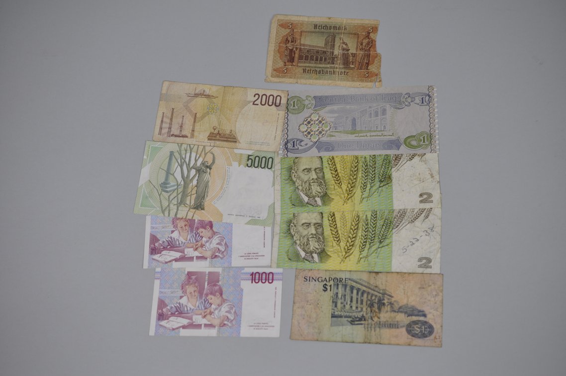 Assorted Foreign Banknotes of Various Countries, photo 12 of 20