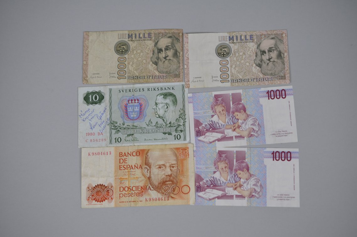 Assorted Foreign Banknotes of Various Countries, photo 15 of 20