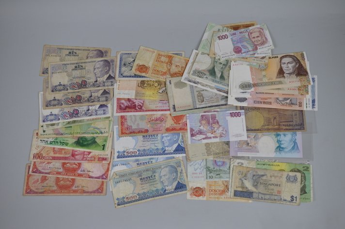 Assorted Foreign Banknotes of Various Countries