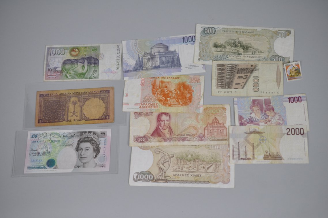 Assorted Foreign Banknotes of Various Countries, photo 20 of 20