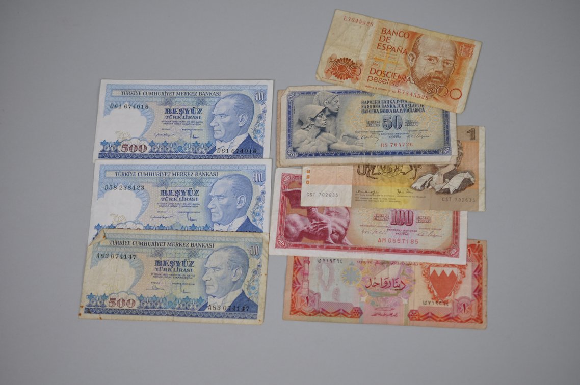 Assorted Foreign Banknotes of Various Countries, photo 6 of 20